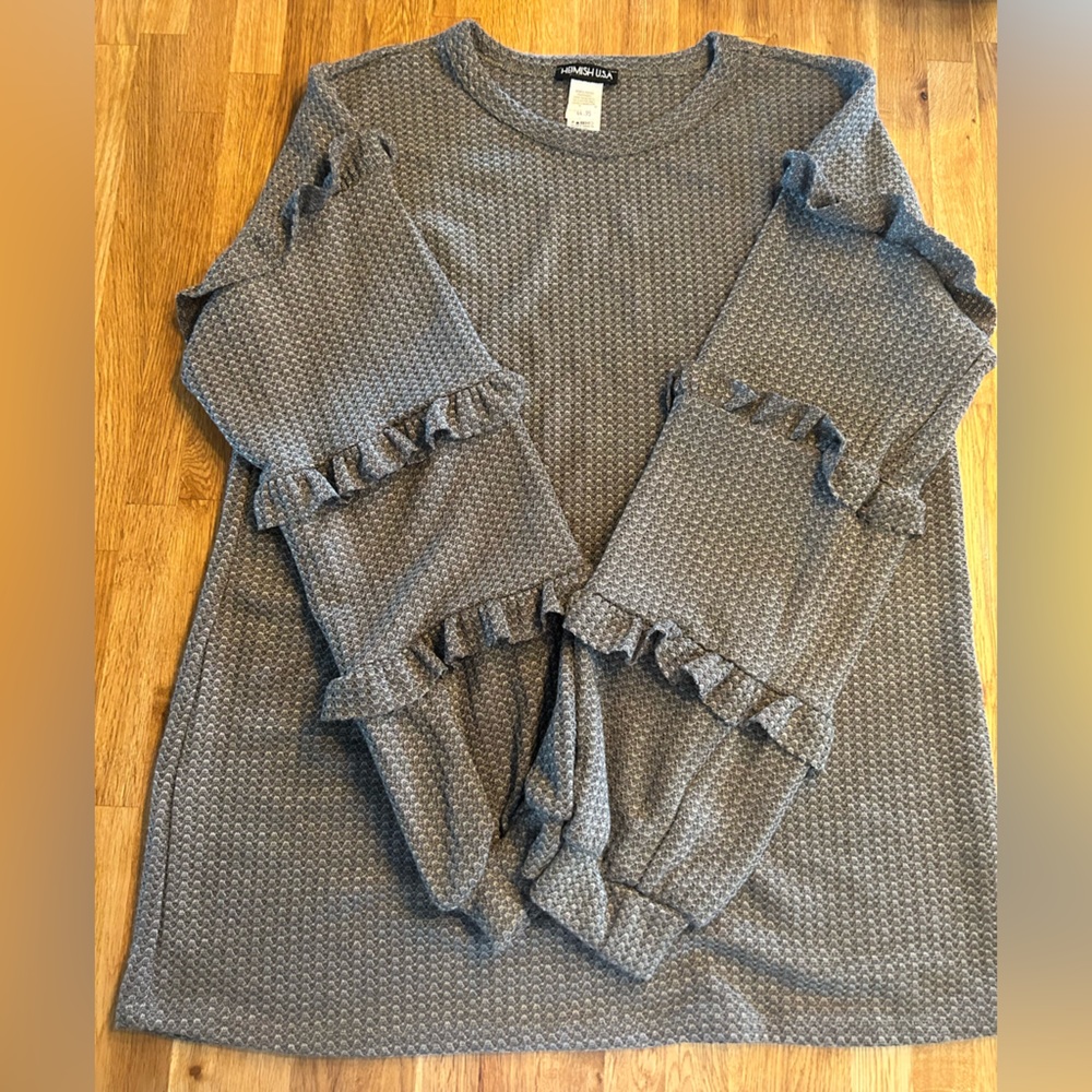 Fall Ruffled Long Sleeve Sweater - Picture 2 of 3